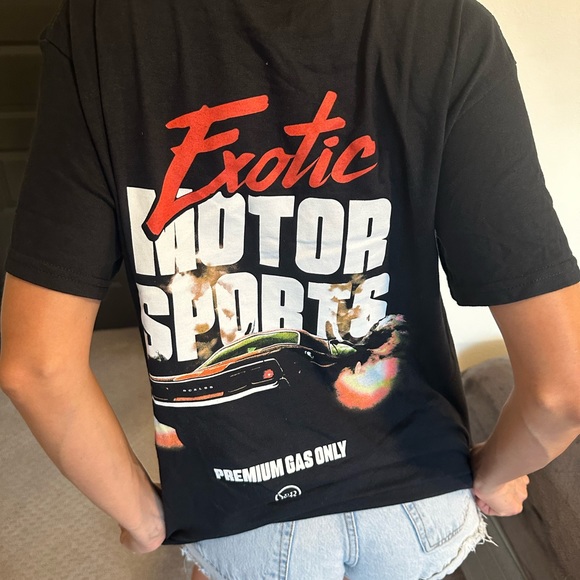 Young and reckless, men’s size medium T-shirt - Picture 3 of 9